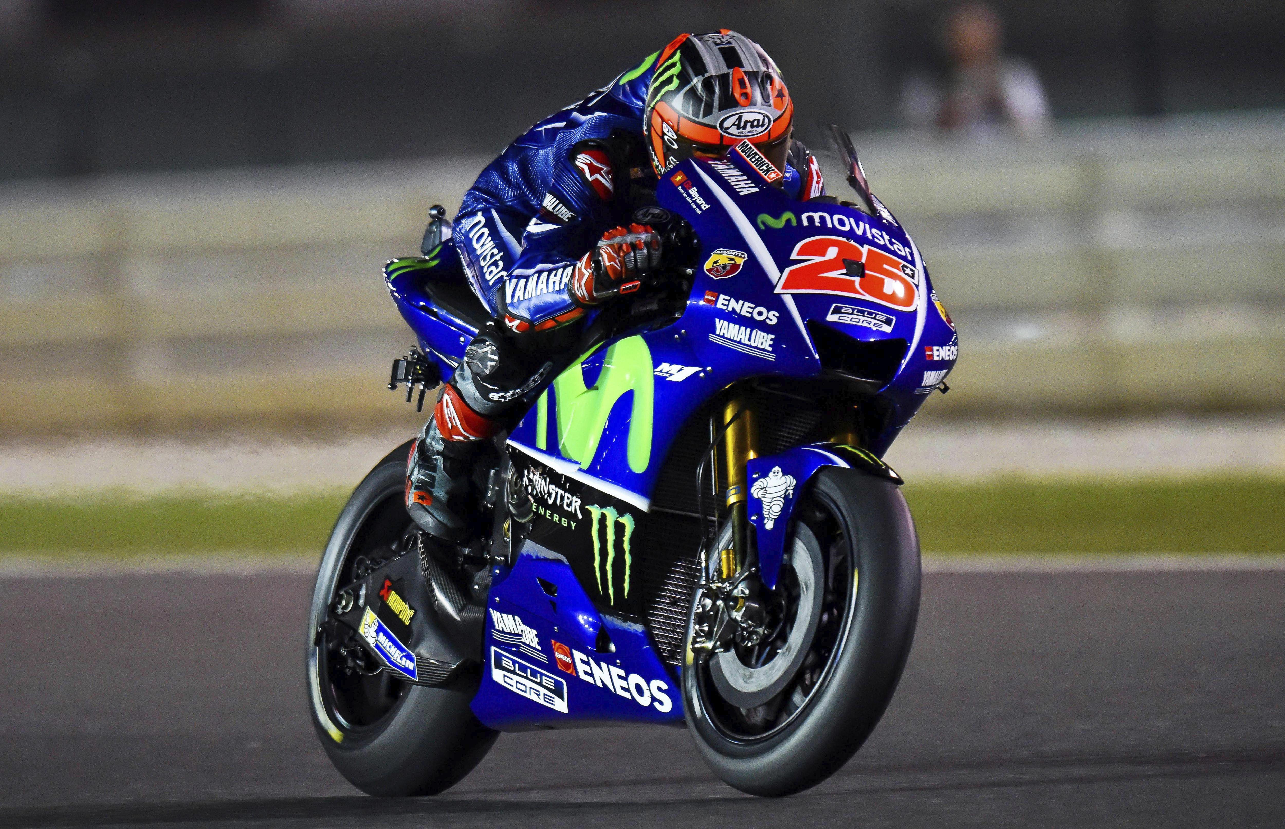 Pole de Maverick Viñales sin subir a la moto