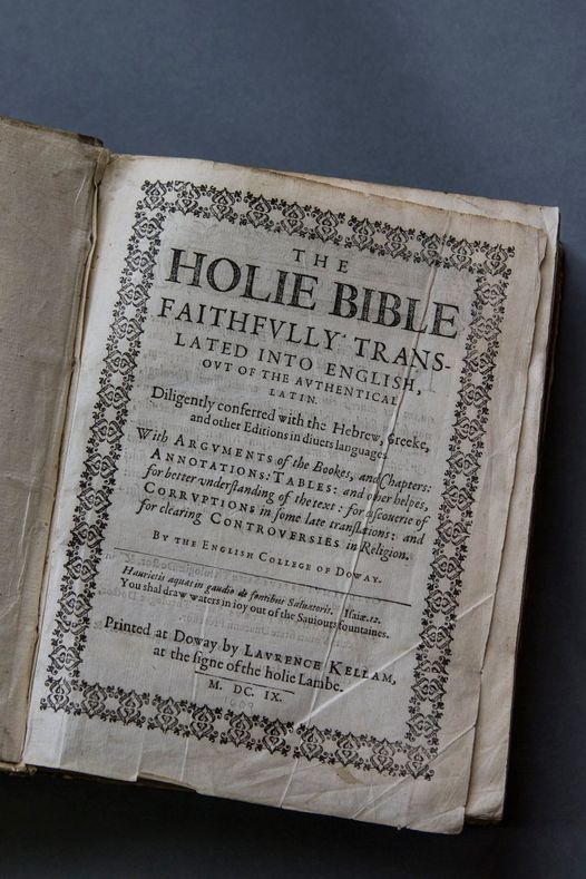 Biblia de Douai Arxiu