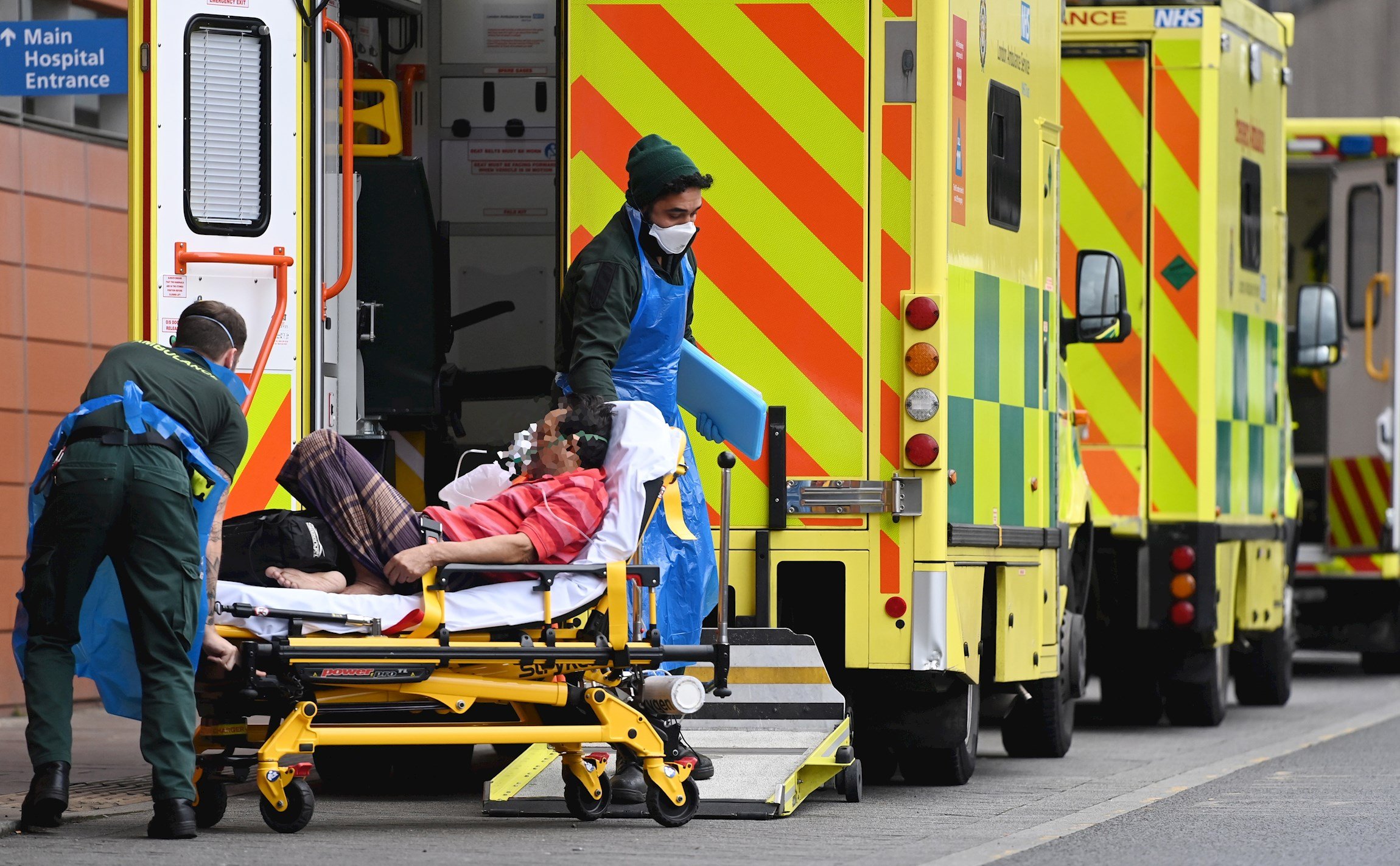 Reino Unido suma 1.820 muertes en 24 h, la cifra más alta de la pandemia
