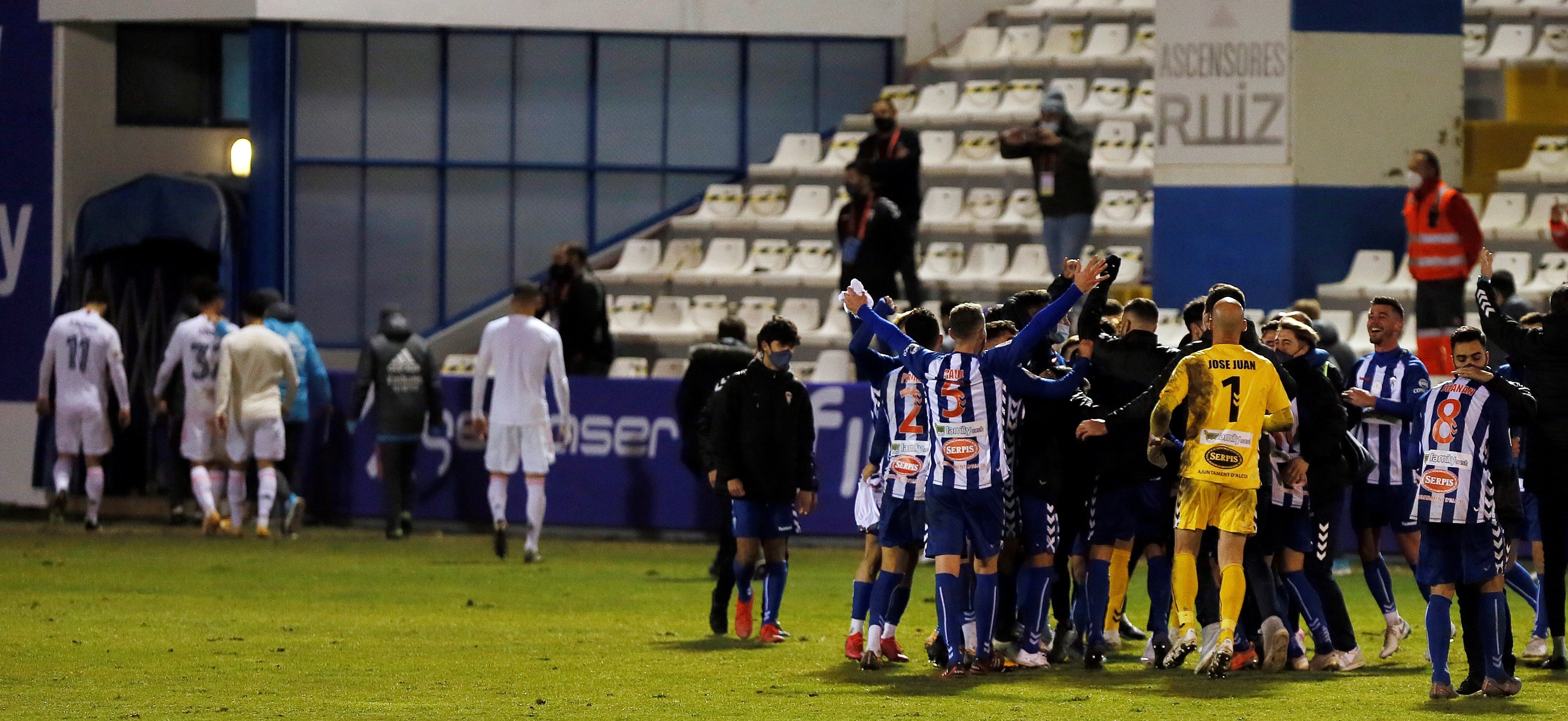 Un histórico Alcoyano elimina al Real Madrid de la Copa del Rey (2-1)