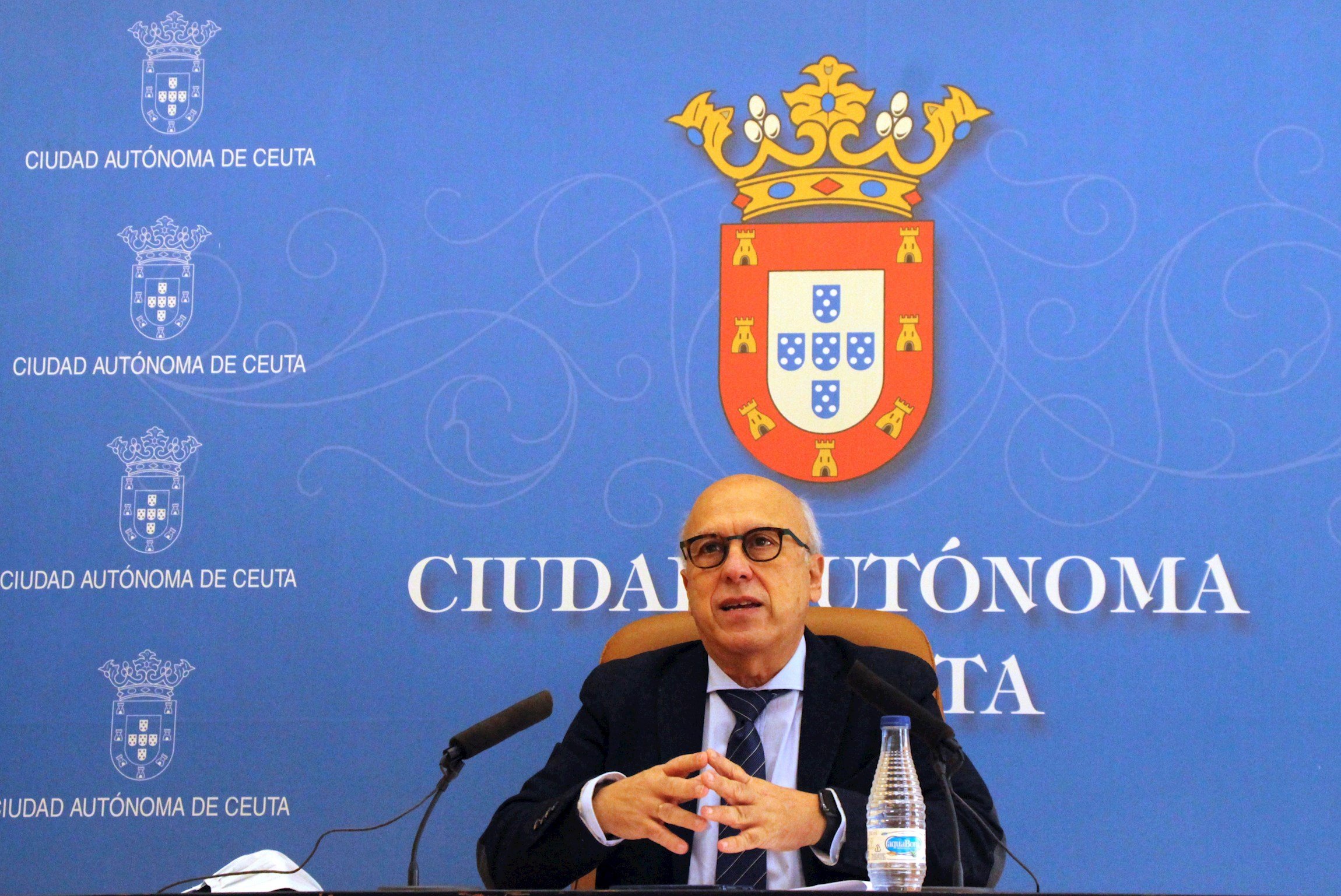El conseller de Salut de Ceuta (PP) es nega a dimitir després de ser vacunat