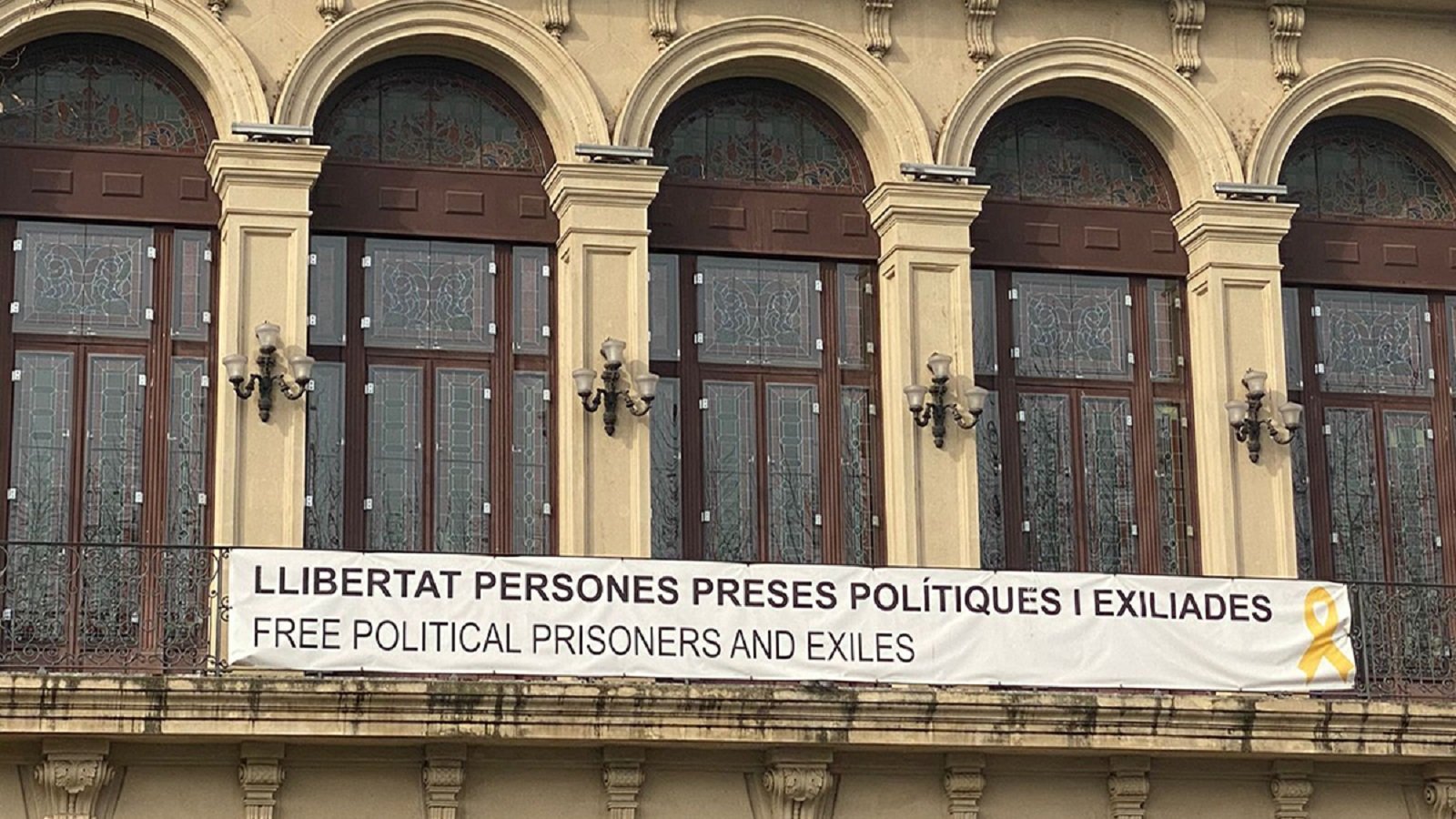 La Junta Electoral también obliga a retirar la pancarta de los presos en Lleida