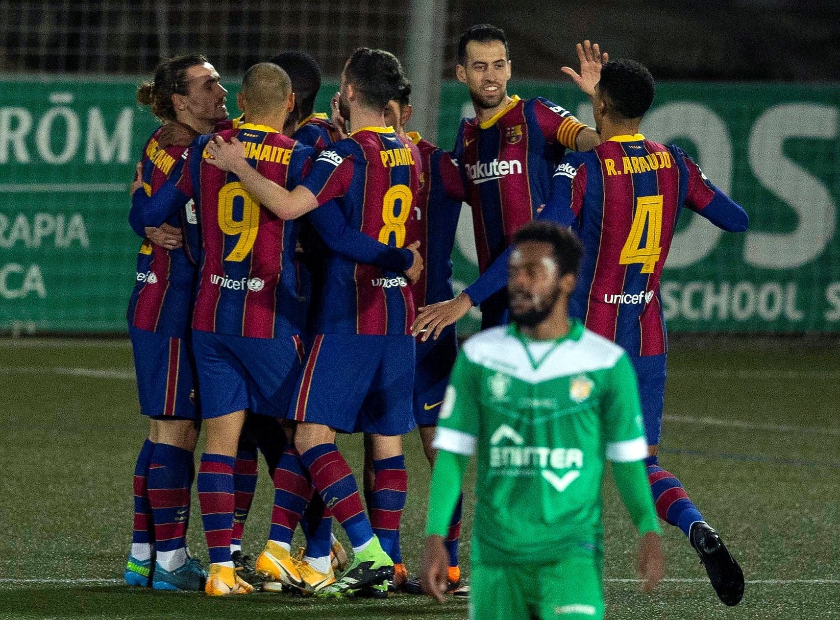 El Barça necesita la prórroga para eliminar al Cornellà de la Copa del Rey (0-2)