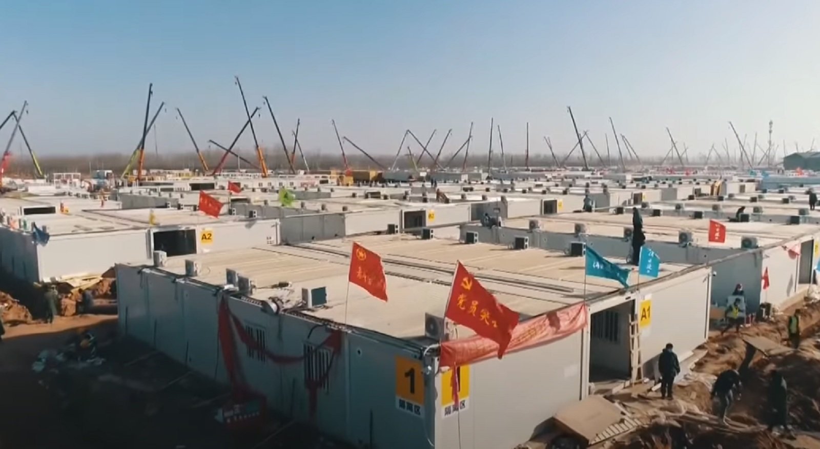 La Xina construeix camps d'internament per a persones en quarantena