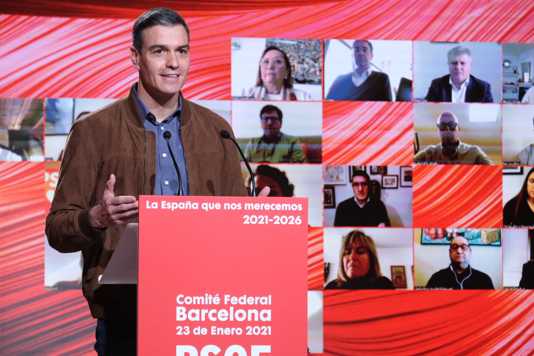 Sánchez renya Iglesias: "El PSOE ha sobreviscut al vertader exili"