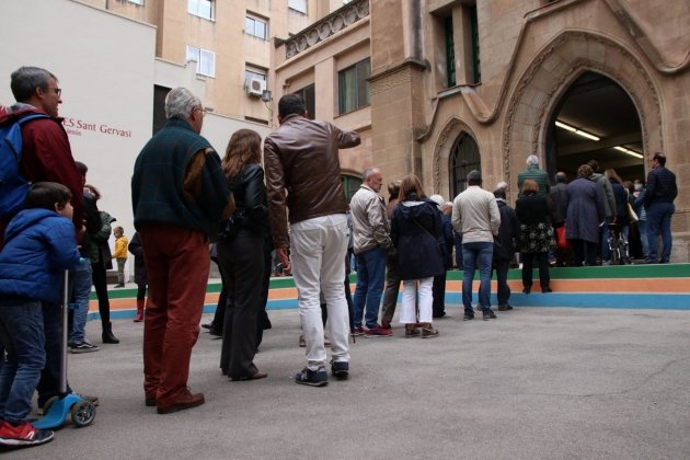 EuropaPress - colas votar elecciones generales colegio infant jesus sant gervasi