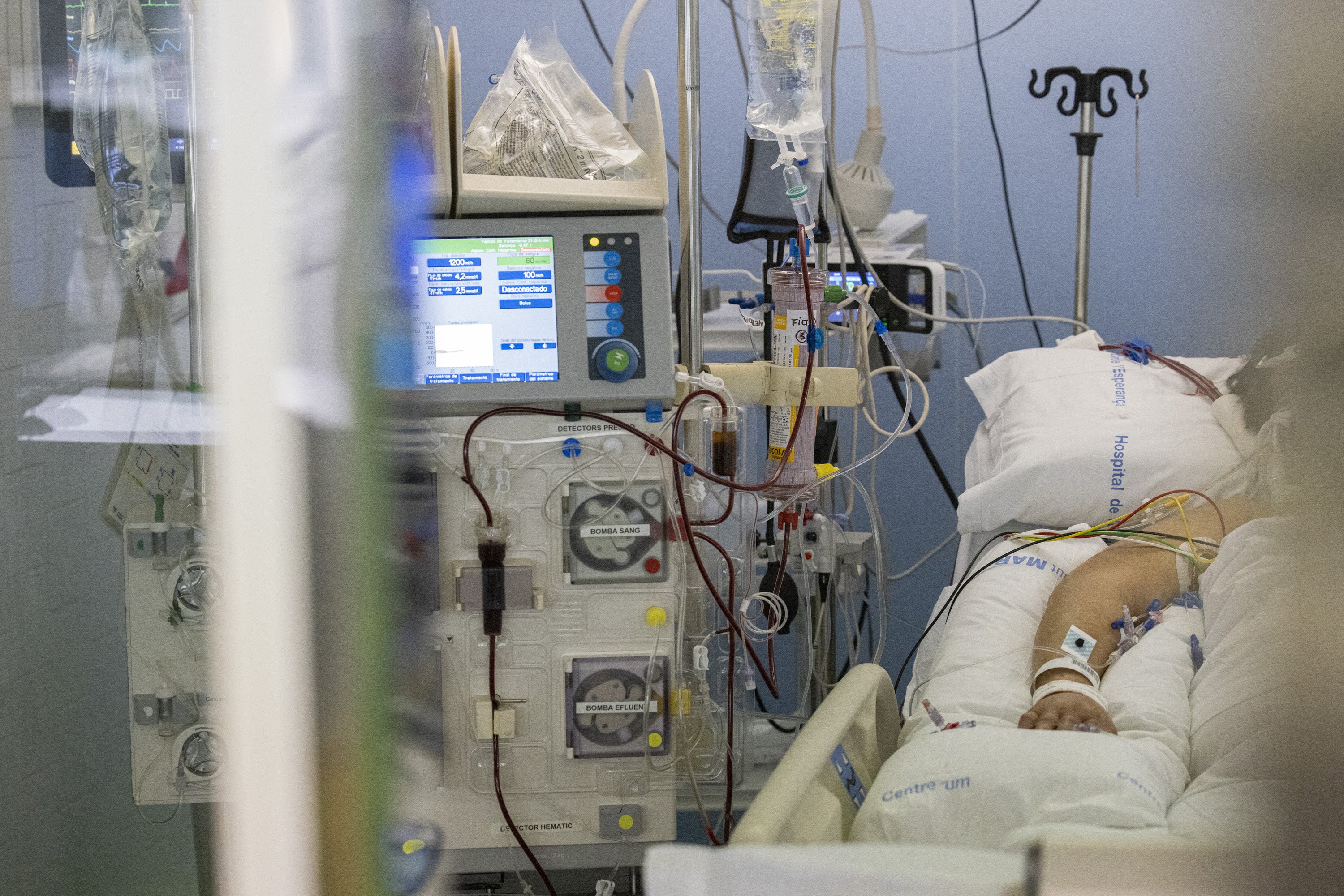 UCI Hospital del Mar Barcelona Coronavirus enfermera box Covid-19 segunda ola pandemia - Sergi Alcazar