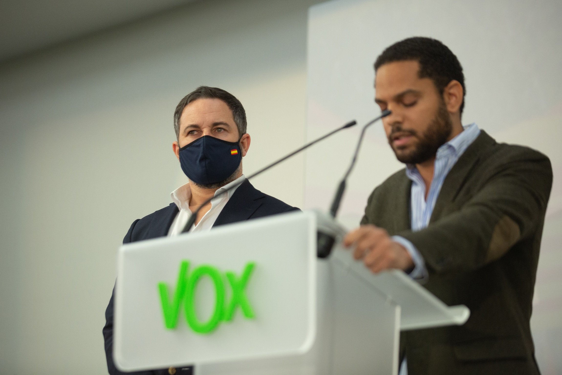 Dos candidats de Vox, imputats per delictes d'odi i discriminació