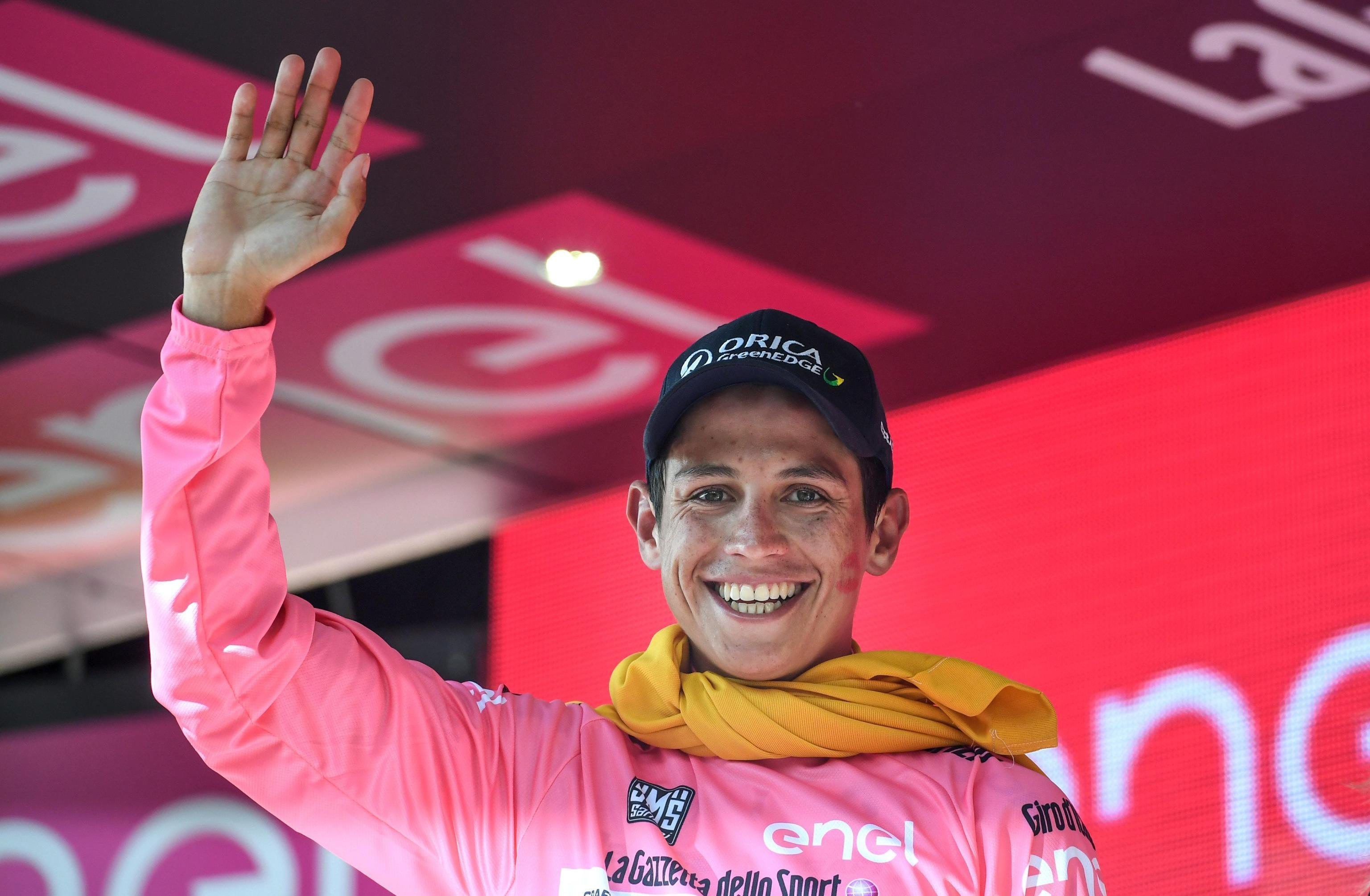 Esteban Chaves es el nuevo líder del Giro