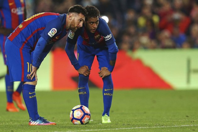 Leo Messi Neymar falta València Barça EFE