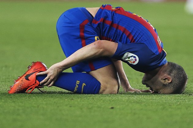 Andres Iniesta lesió Barça València Camp Nou EFE