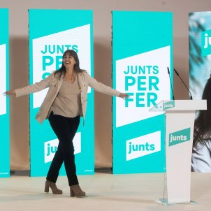 JxCat's Borràs invites rivals to three-way debate as polls show tight Catalan race