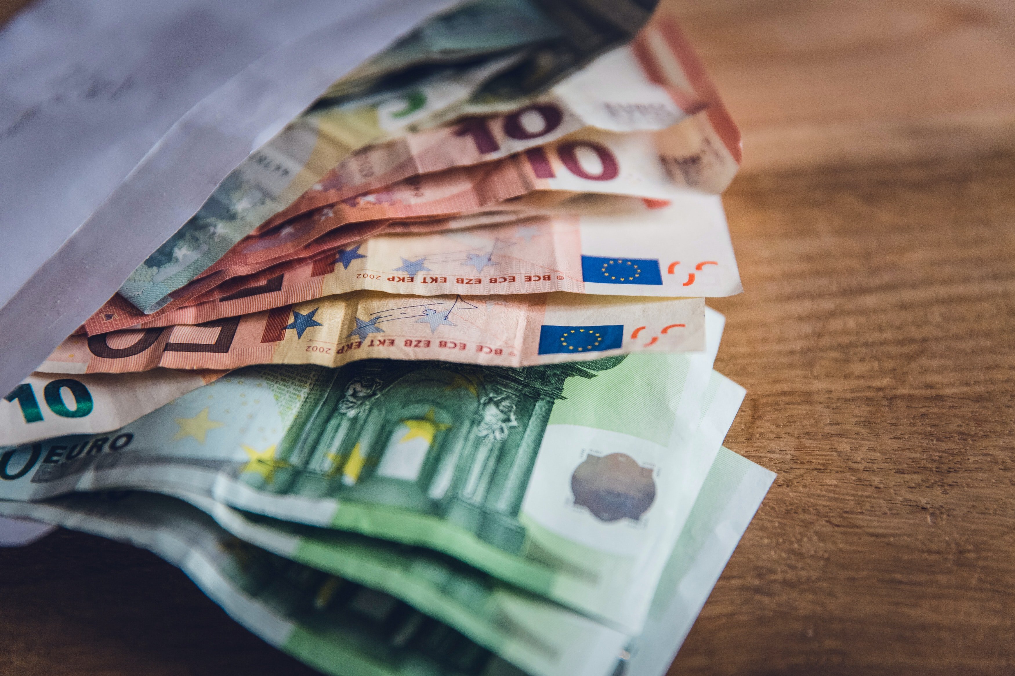 El comercio en España, en peligro por la limitación de pago en efectivo a 1.000€