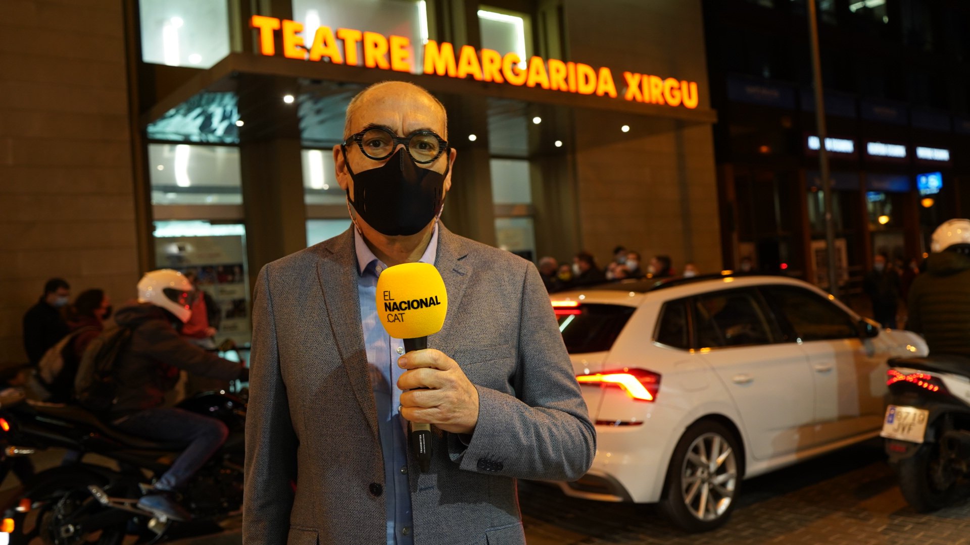 L'Iu-Tuber en la entrada de Oriol Junqueras en campaña