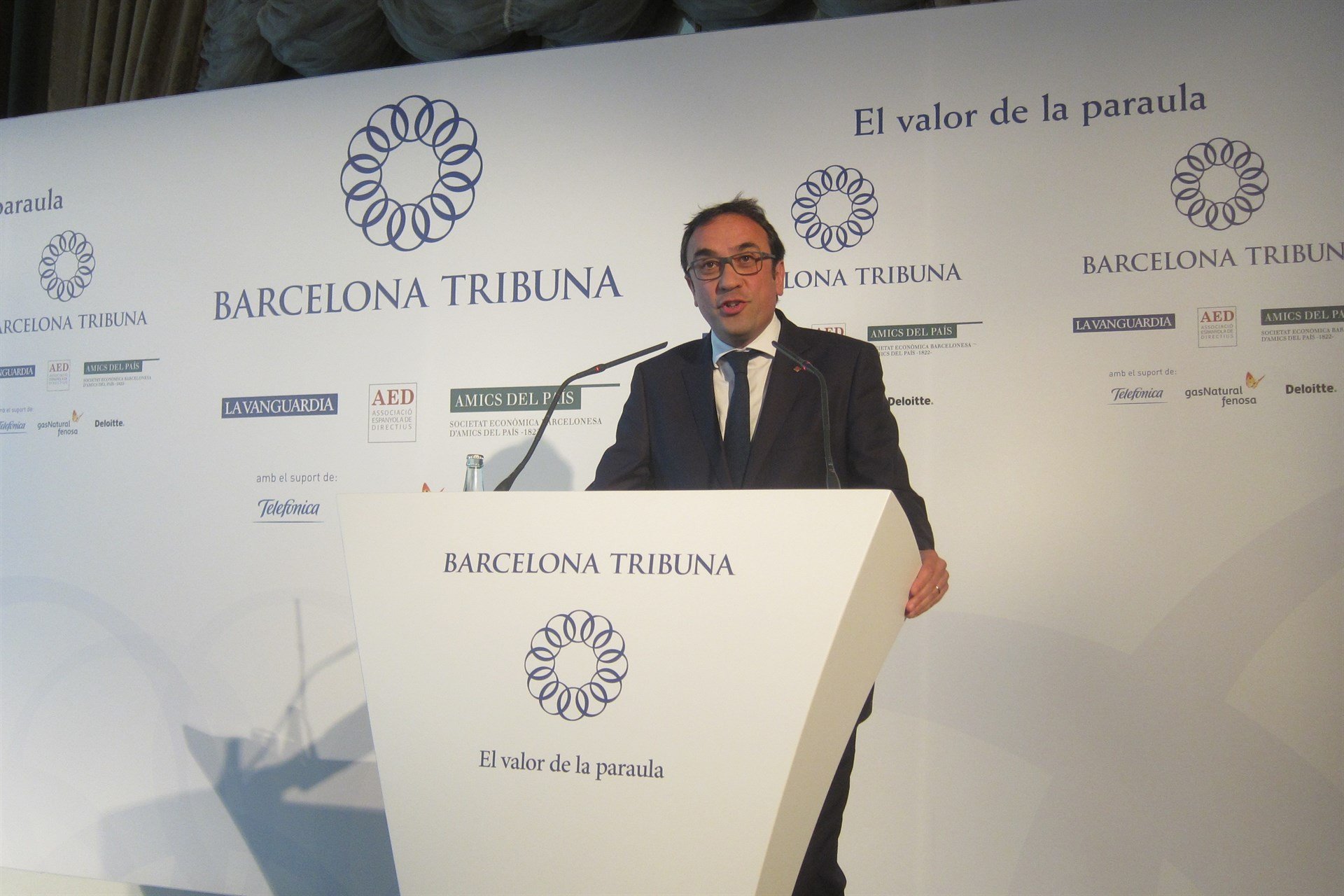 Rull afea a Rajoy un "déficit clamoroso de credibilidad y confianza"