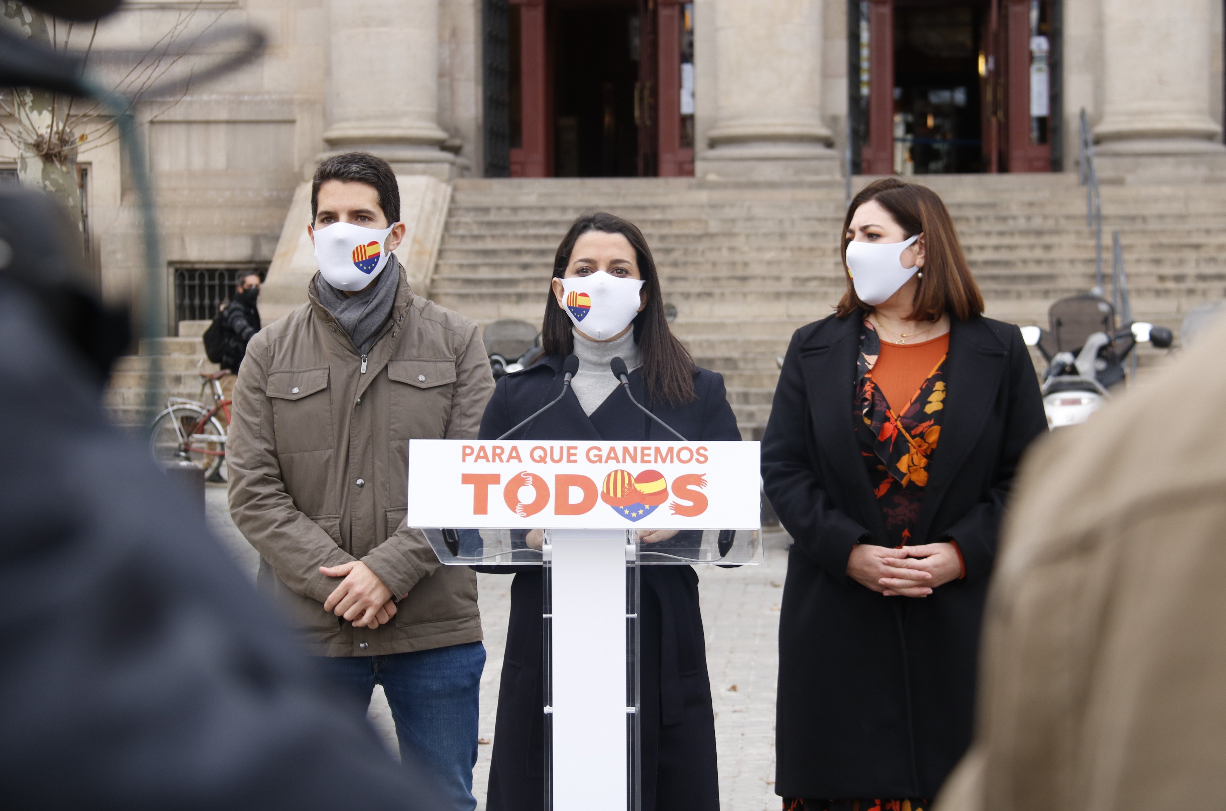 Arrimadas: "Es indignante que salgan los presos cuando la gente cierra negocios"