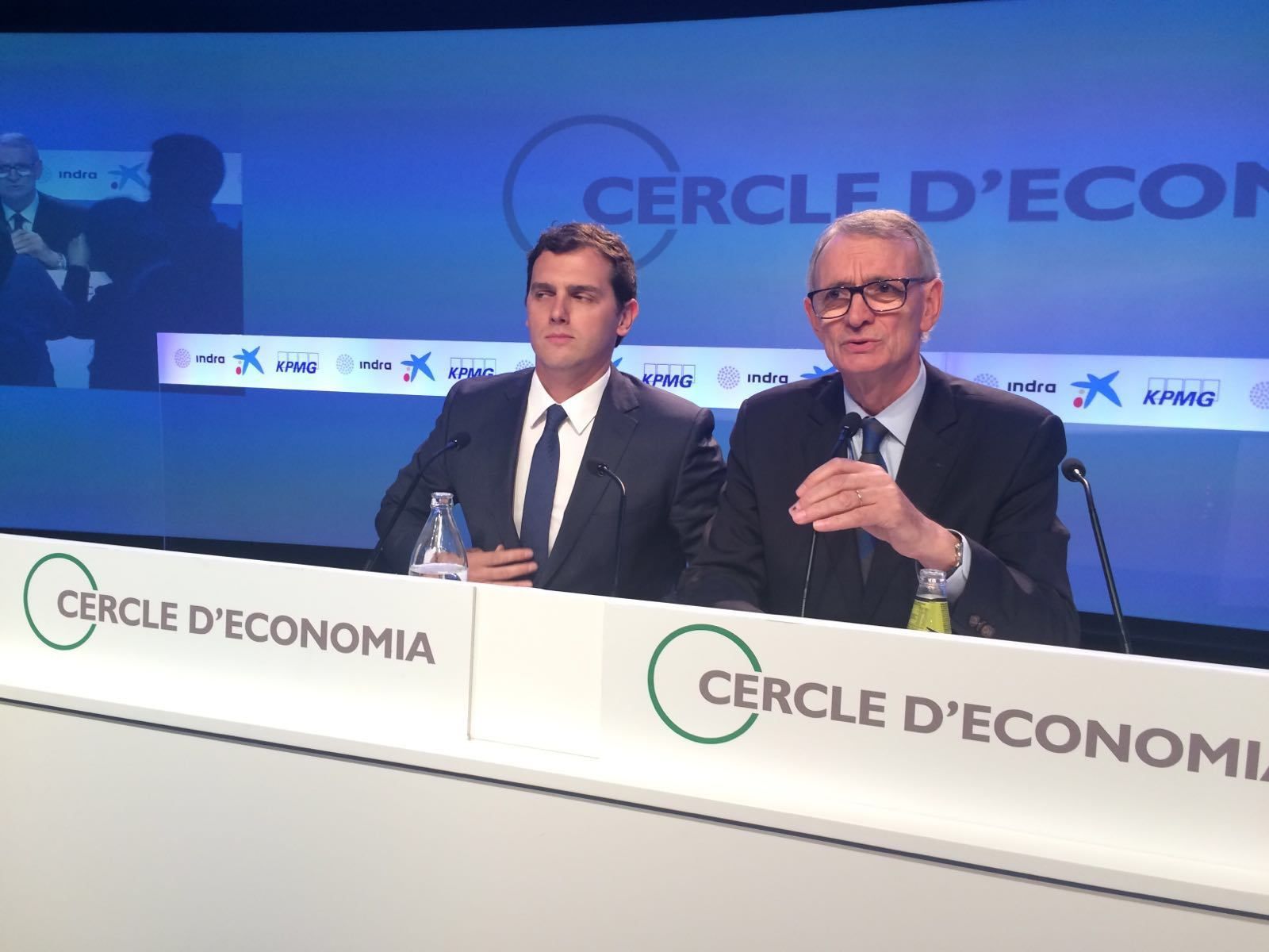 Rivera carrega contra Iglesias davant l’empresariat català