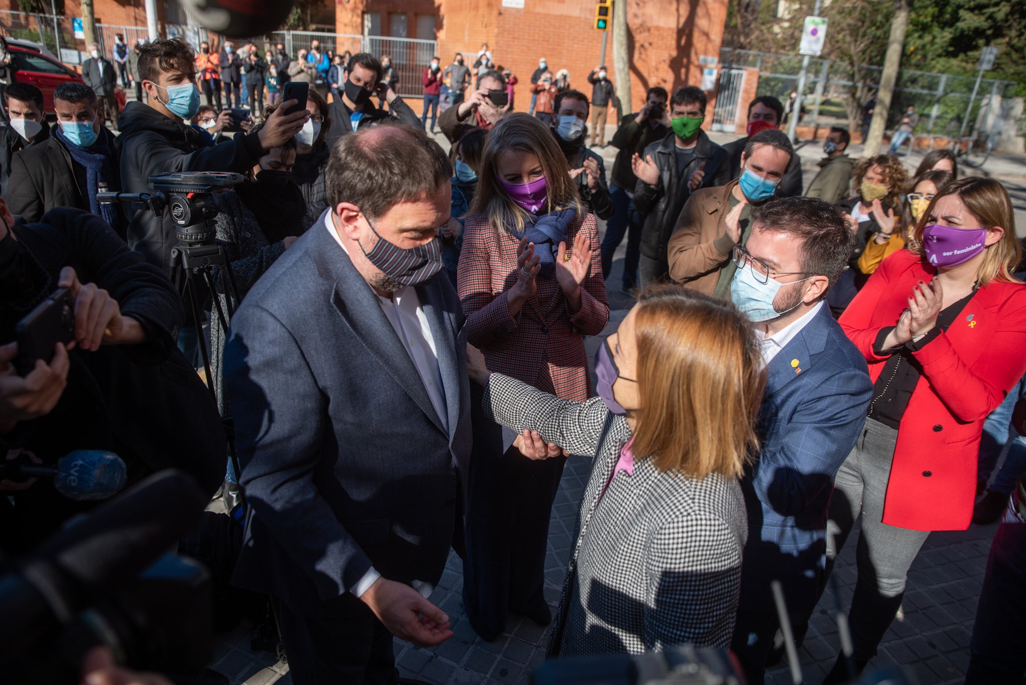 Forcadell i Junqueras es retroben un any i mig després a la sortida de Wad Ras