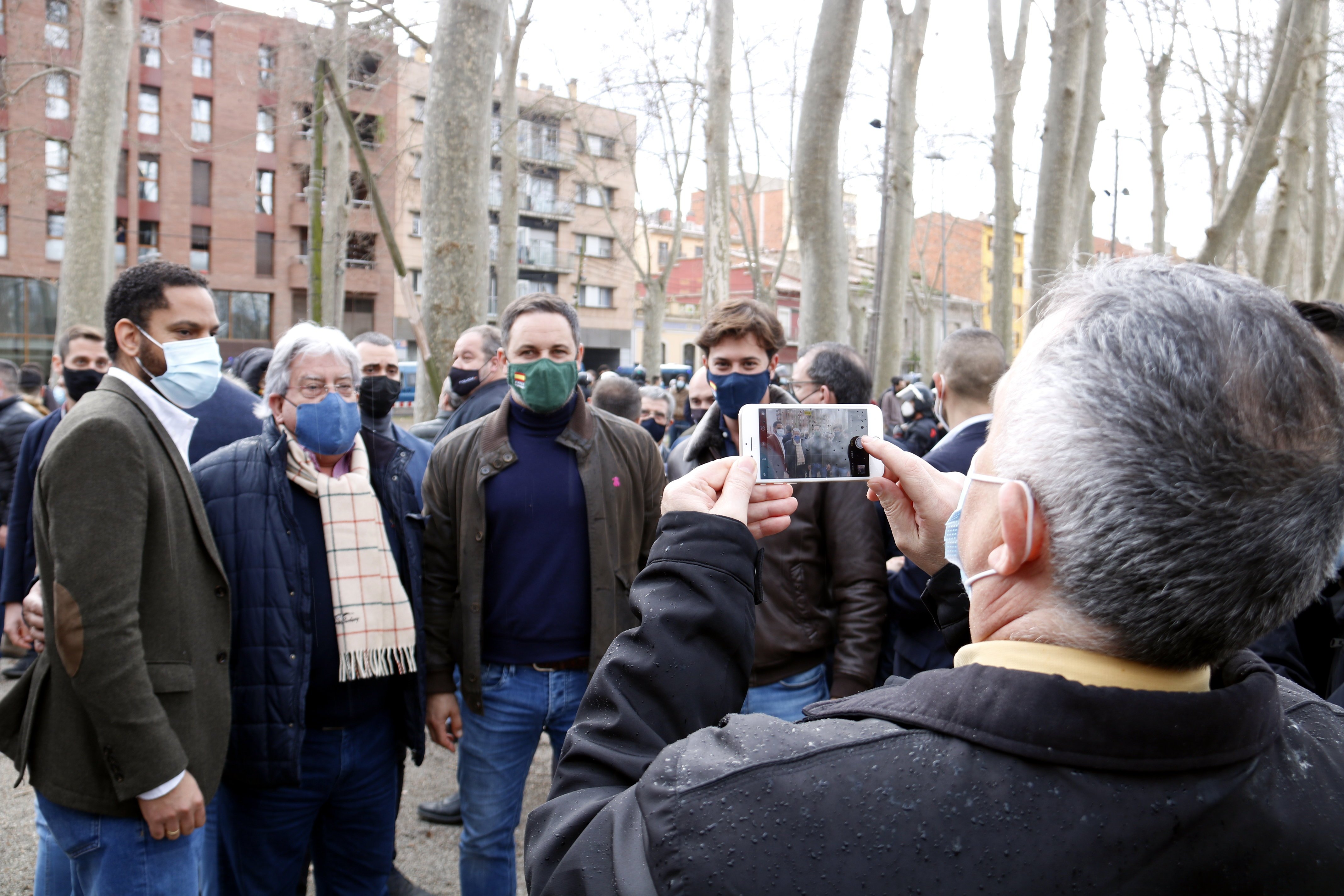 ¿Crees que las protestas por las visitas de Abascal favorecen a Vox?