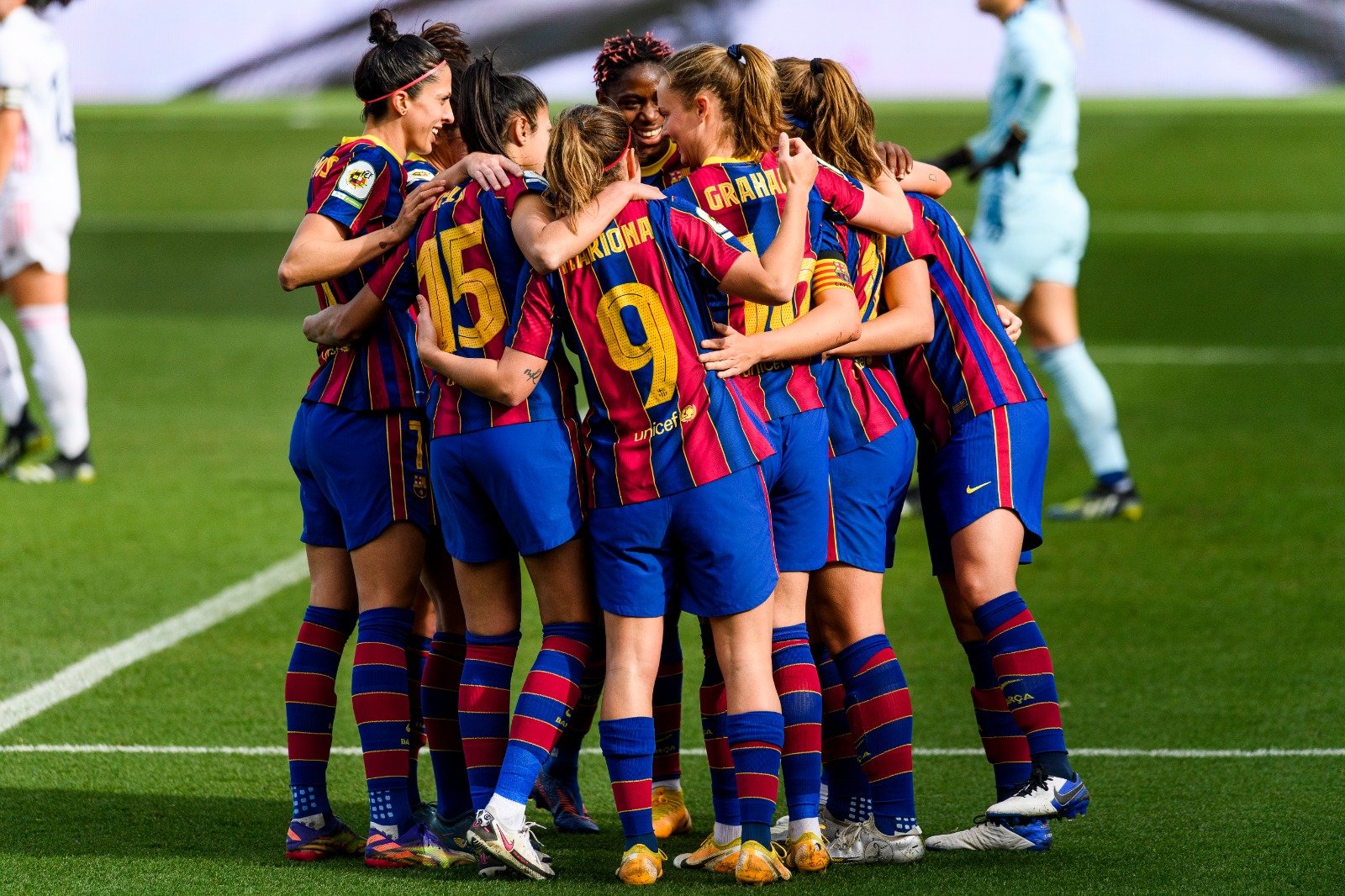 El Barça esmicola el Reial Madrid en el Clàssic femení (4-1)