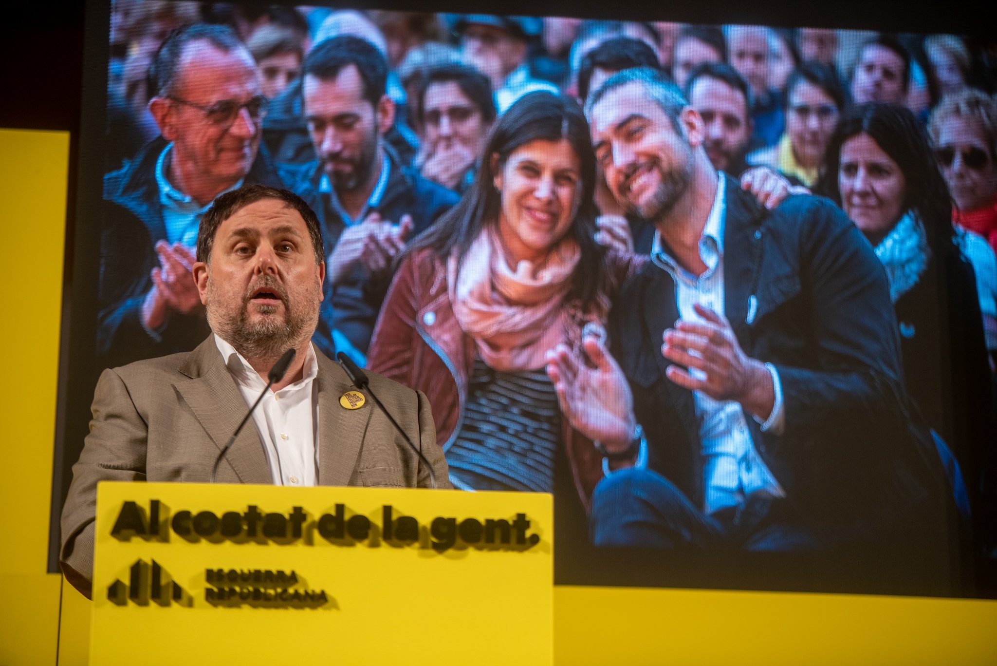 ERC reedita el 'mans netes': "Recuperem els diners de la butxaca dels corruptes"