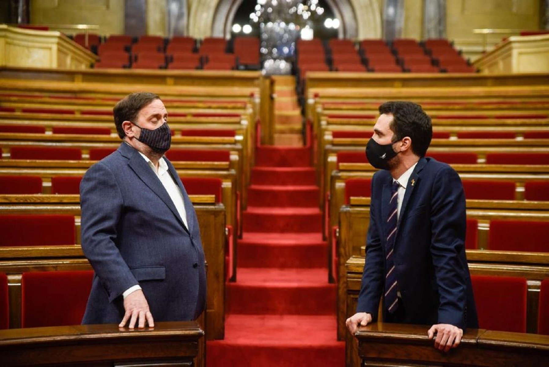 Junqueras torna al Parlament amb moral de victòria