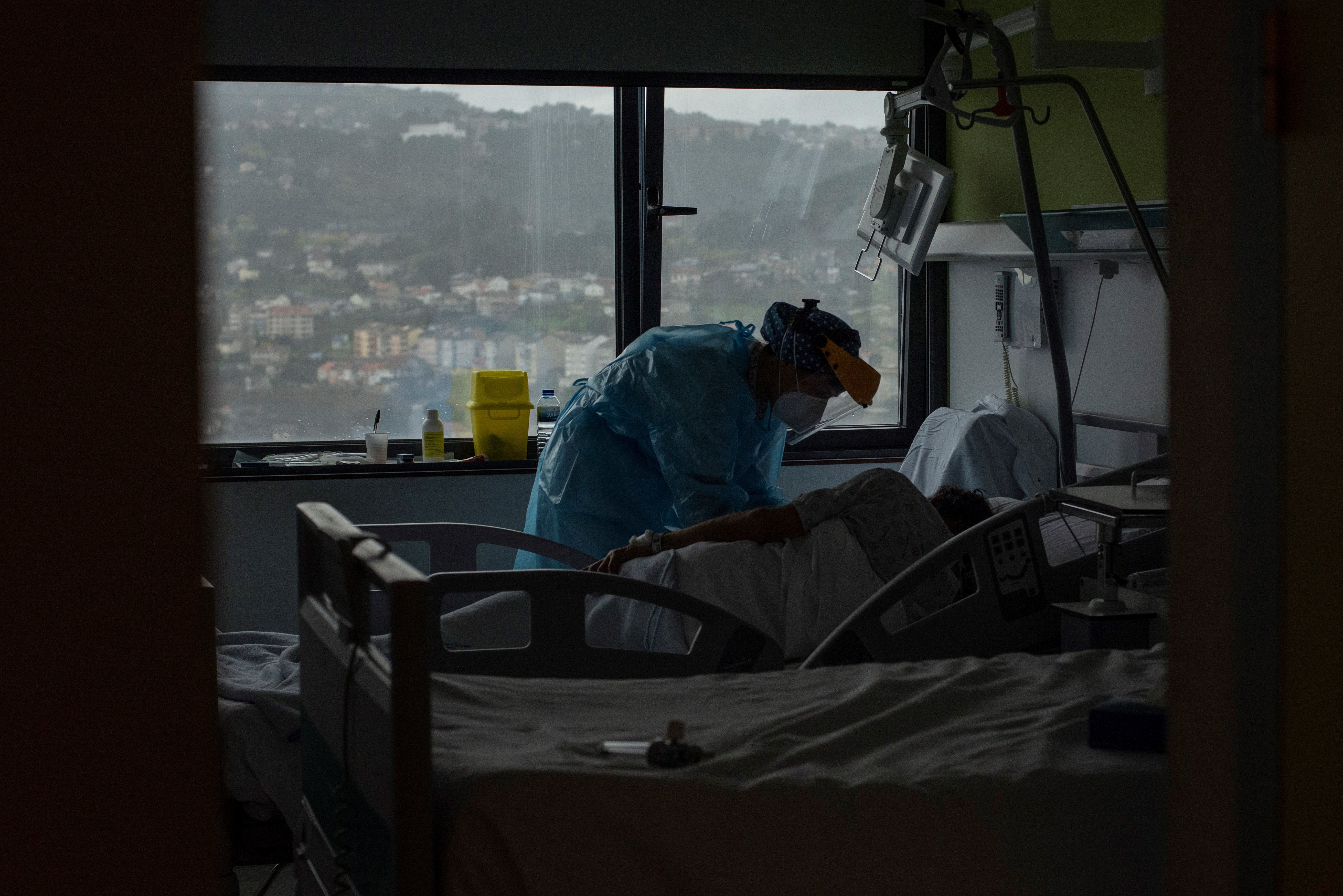 Espanya supera els 60.000 morts per coronavirus