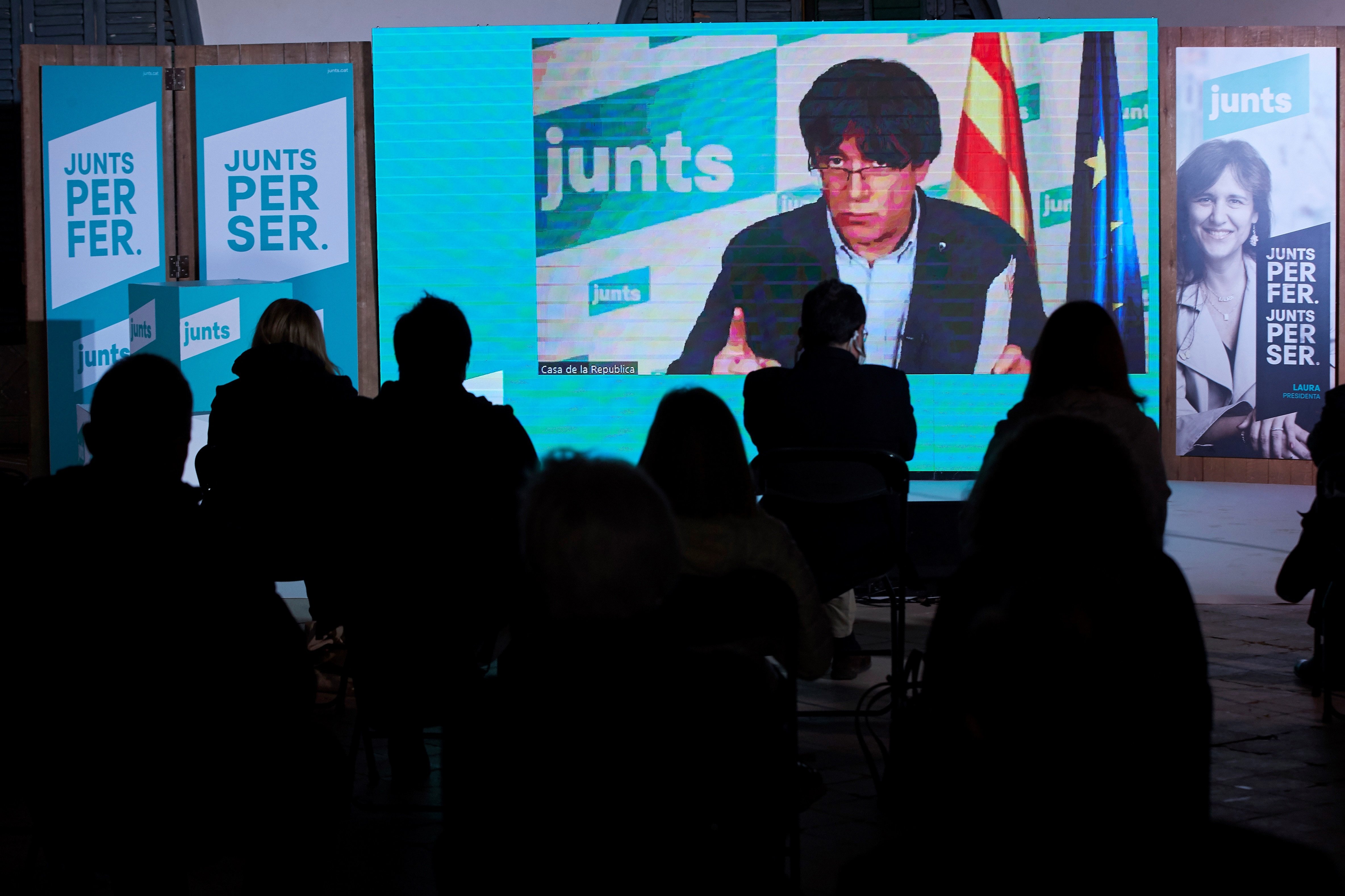 Puigdemont aclara a Al Jazeera por qué hay tantos ultras: "Tienen protección"