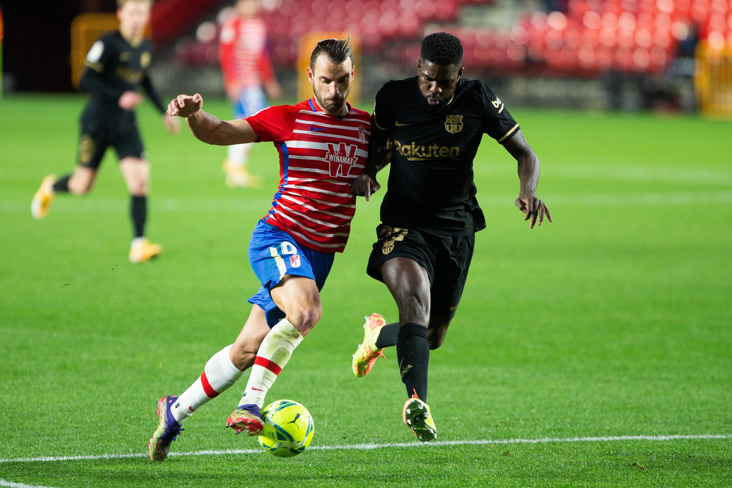 El patrocinador del Granada se burla de Umtiti en Twitter y la broma le sale mal