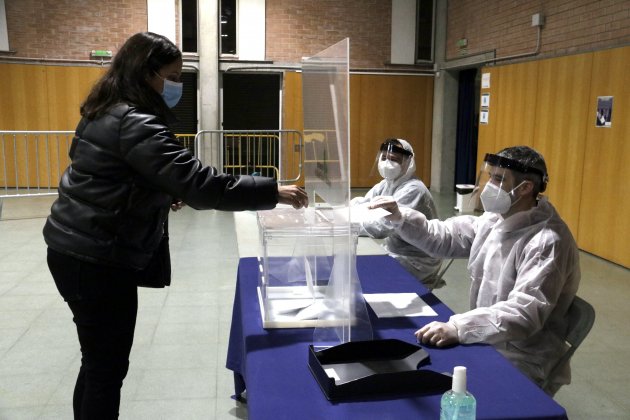 assaig eleccions votació 14 de febrer - acn