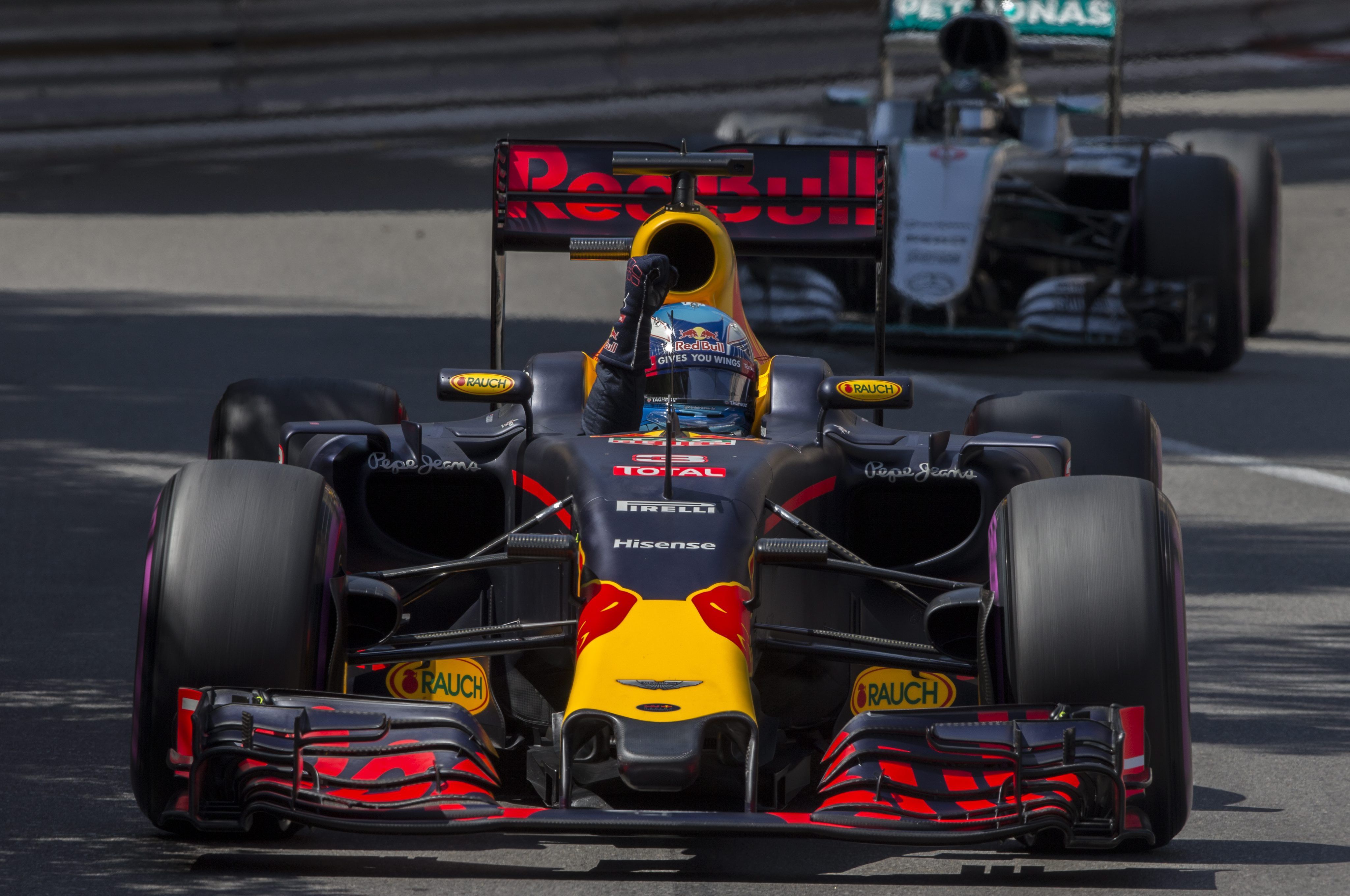 Ricciardo sorprende en Mónaco