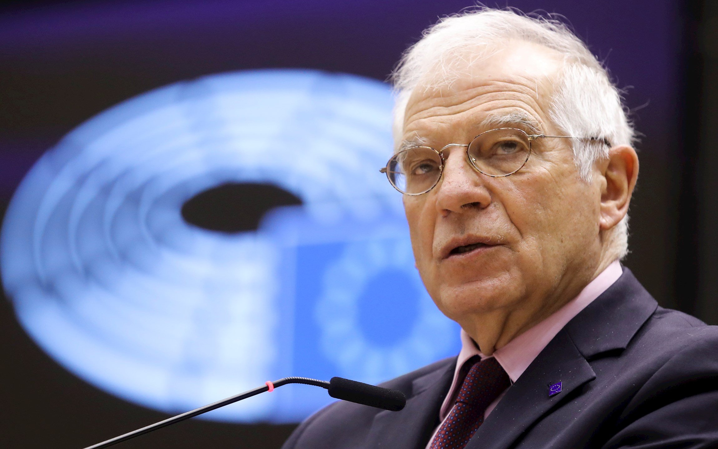 Puigdemont pide a Borrell que dimita: 'BorrellExit'