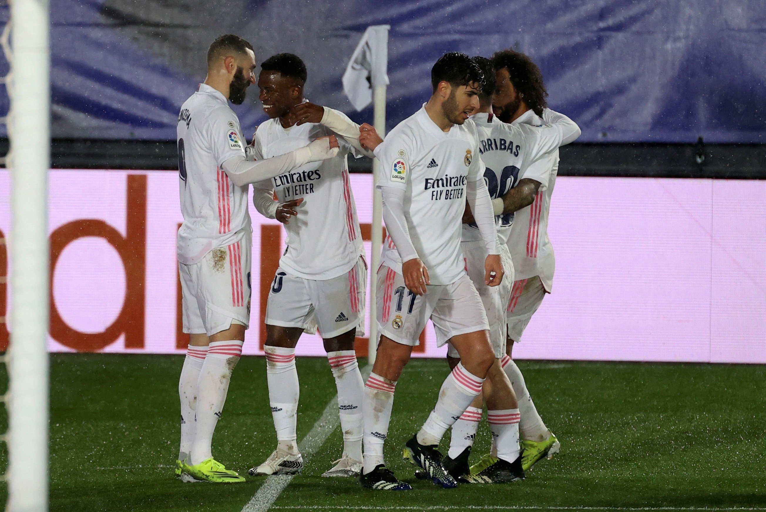 El Real Madrid, a medio gas, se impone a un inoperante Getafe (2-0)