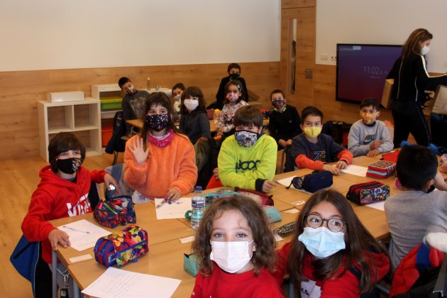 escuela alumnos mascarilla coronavirus ACN