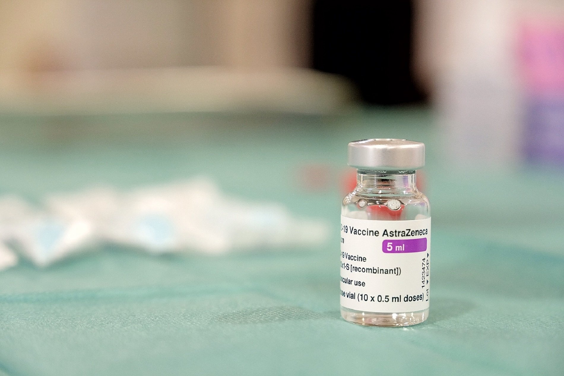 Francia se lo repiensa: AstraZeneca para personas de entre 65 y 75 años