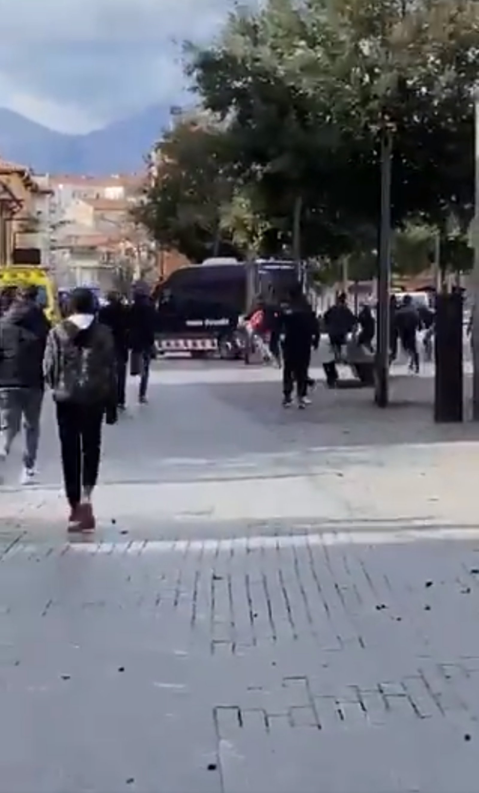 Persecuciones, lanzamientos y un detenido en un acto de Vox en Olot