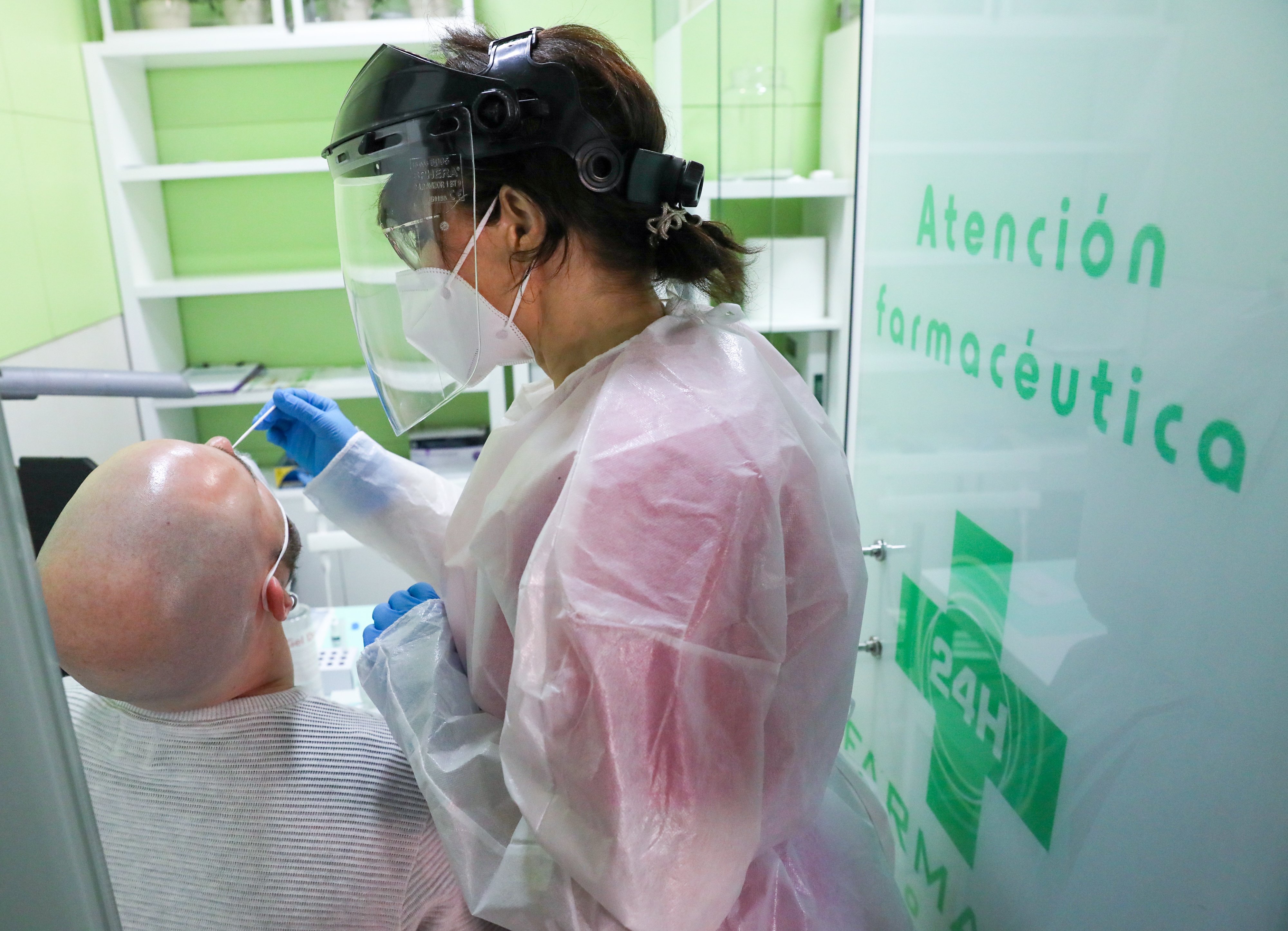 Los farmacéuticos tildan de "éxito" sus cribados de Covid-19