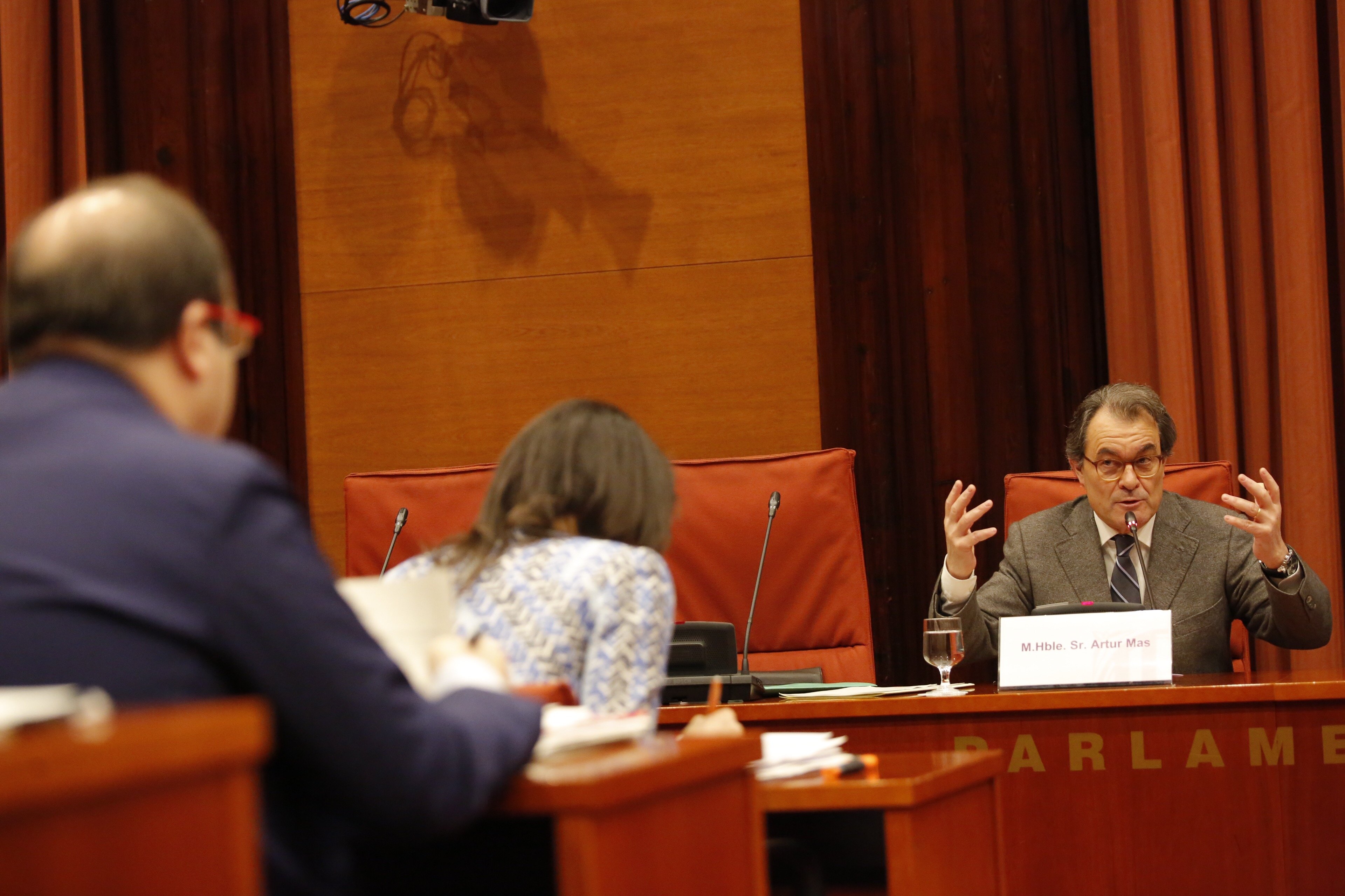 La oposición en bloque arremete contra Mas por el 3%