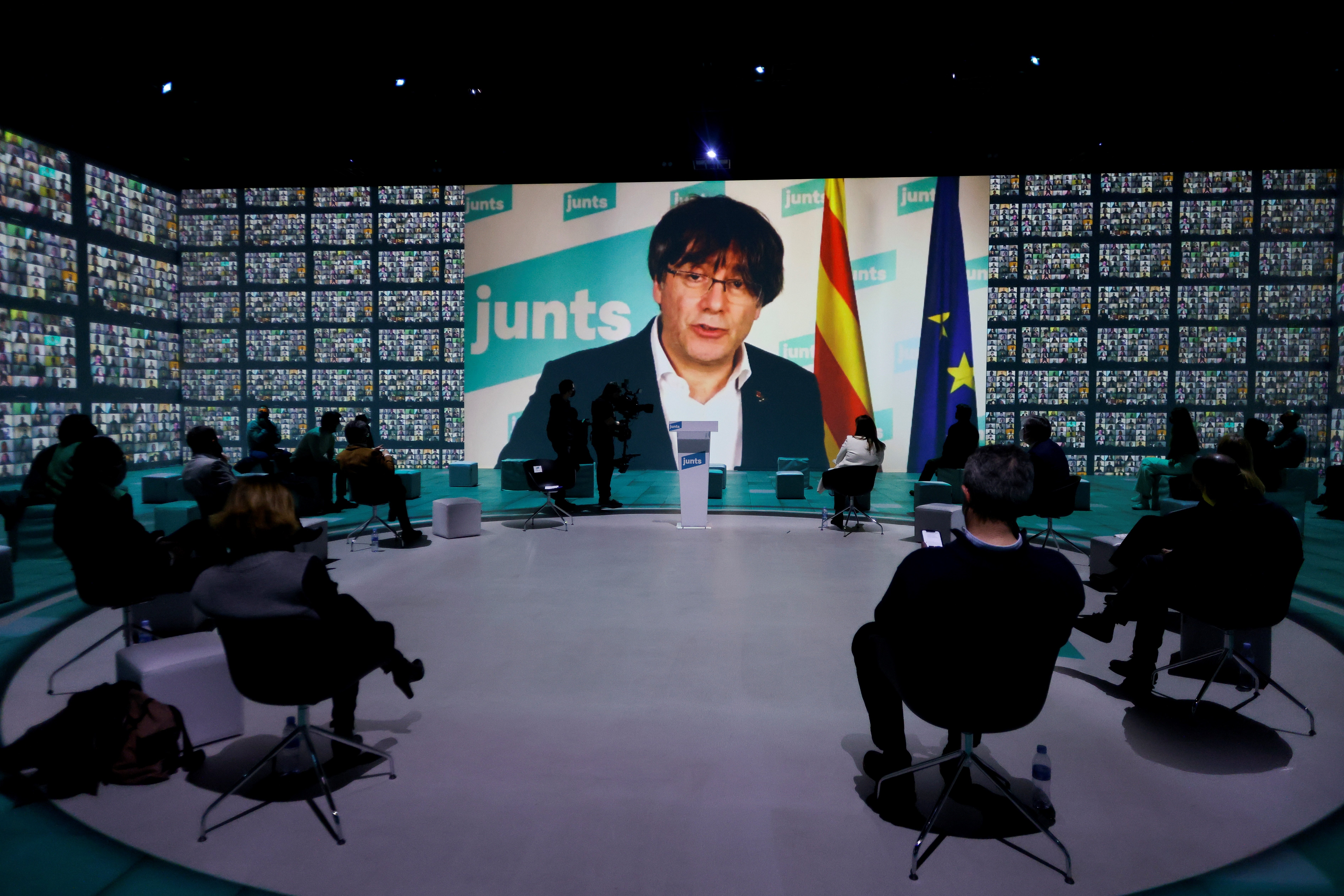 Puigdemont recuerda las "victorias" del 1-O, de Schleswig y llama a votar