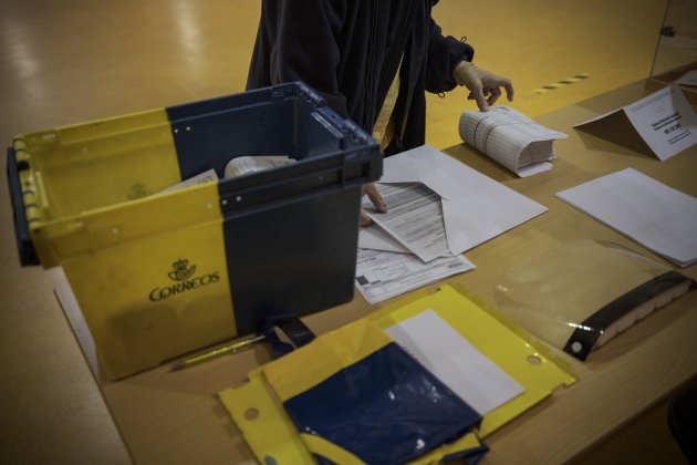 Voto electronico correos Correus elecciones 14-F colegio electoral - Sergi Alcàzar