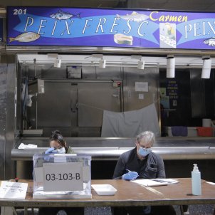 Mercat Hostafrancs eleccions 14 F 3 Sergi Rugrand