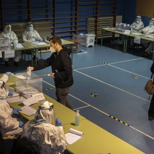eleccions Catalunya 14 -F votacio malalts covid - Jordi Play eleccions Catalunya 14 -F votacio malalts covid - Jordi Play