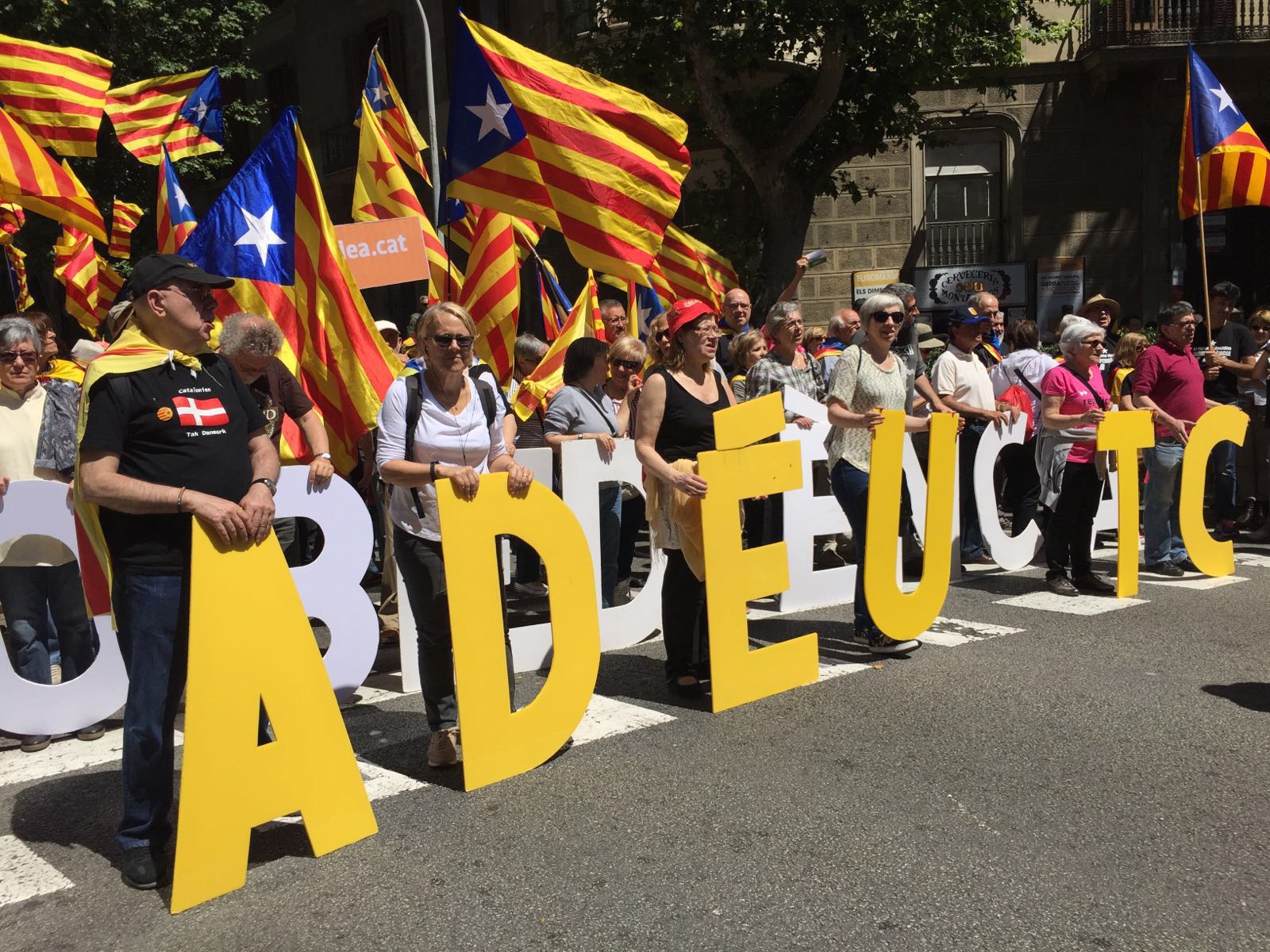 De Cospedal diu que la manifestació pels drets socials anava "contra l'Estat de dret"