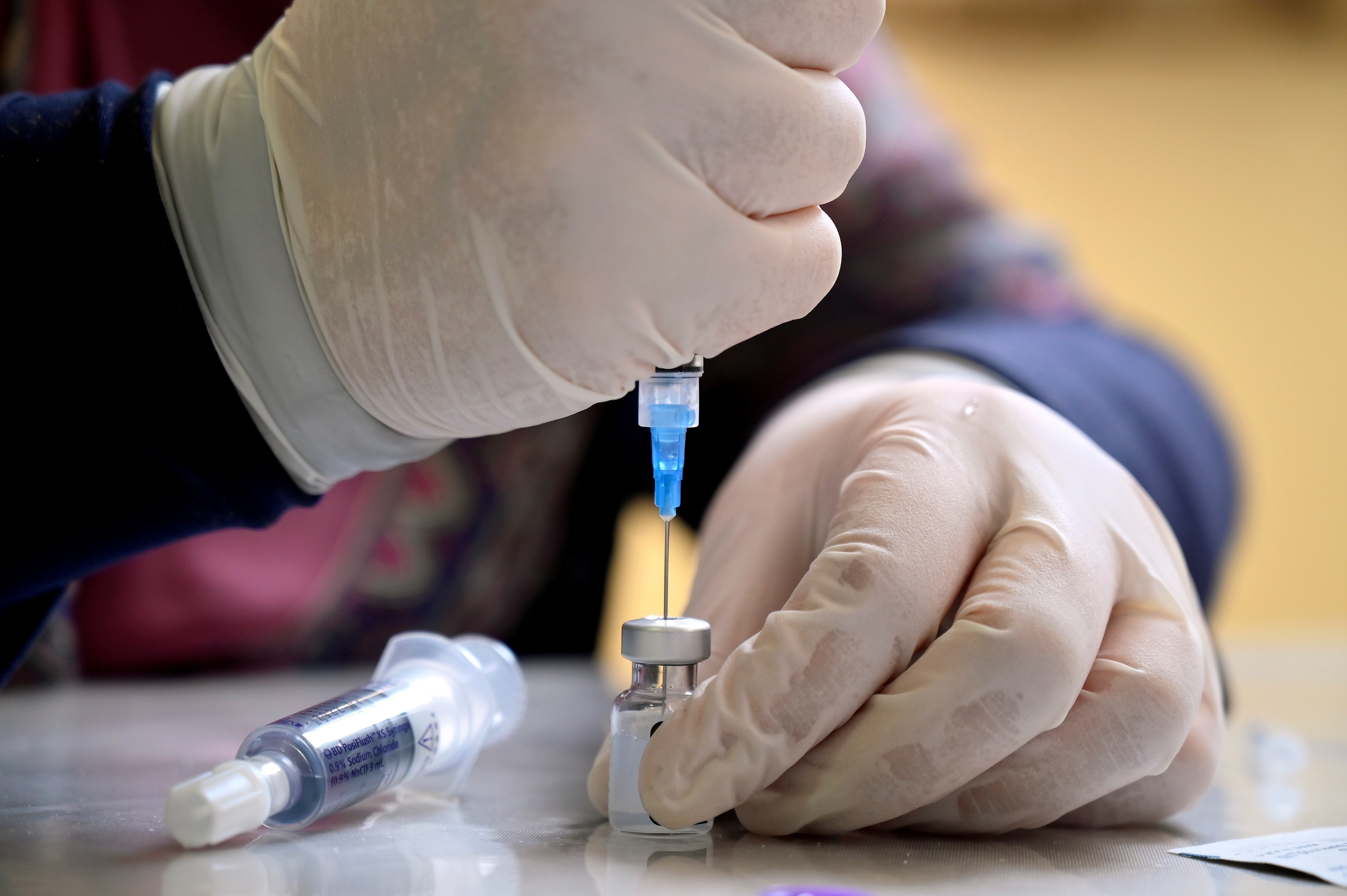 La vacuna de Pfizer i BioNTech redueix la Covid simptomàtica en un 94%