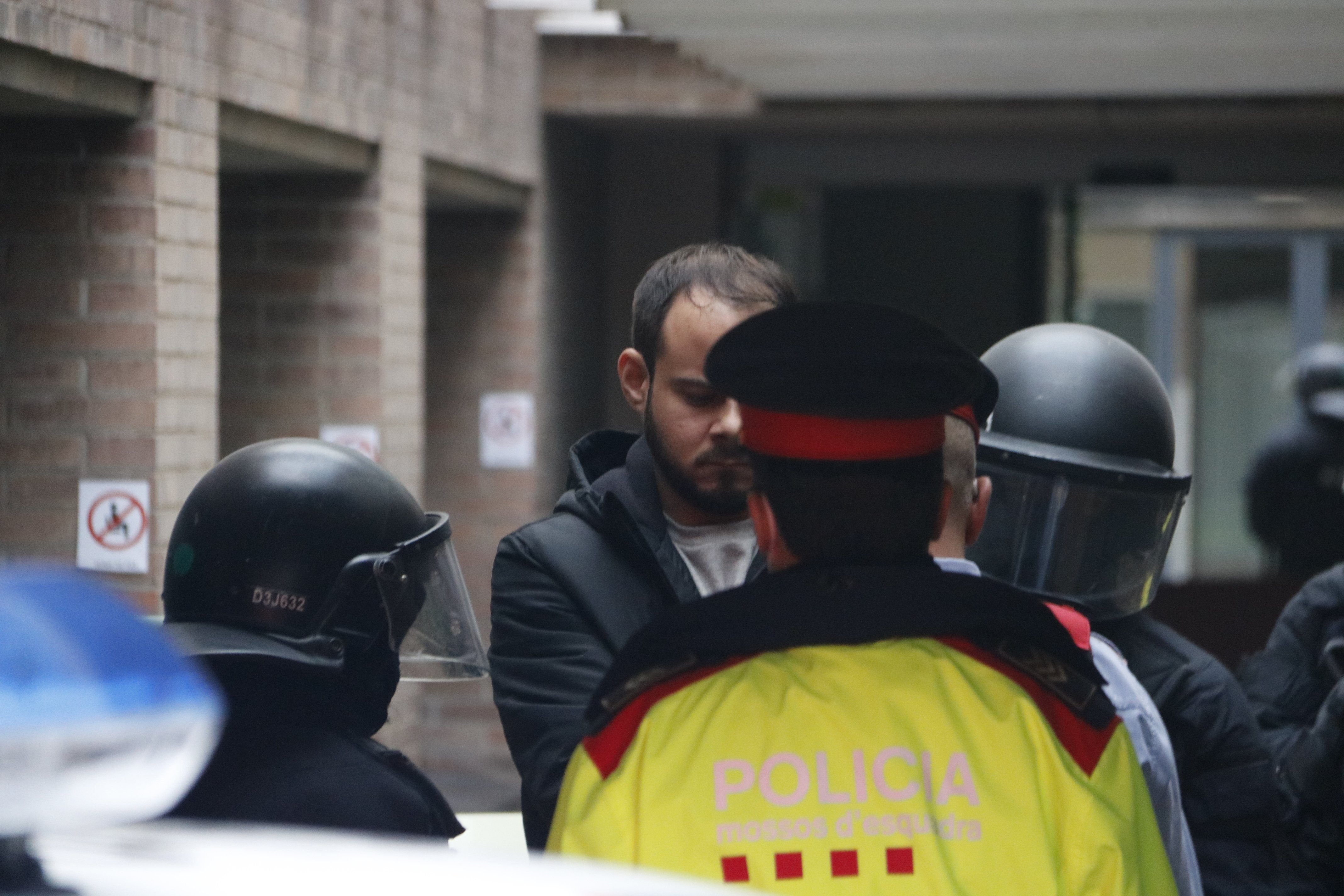 Interior expedienta un bomber de Lleida per posar una cançó de Pablo Hasél