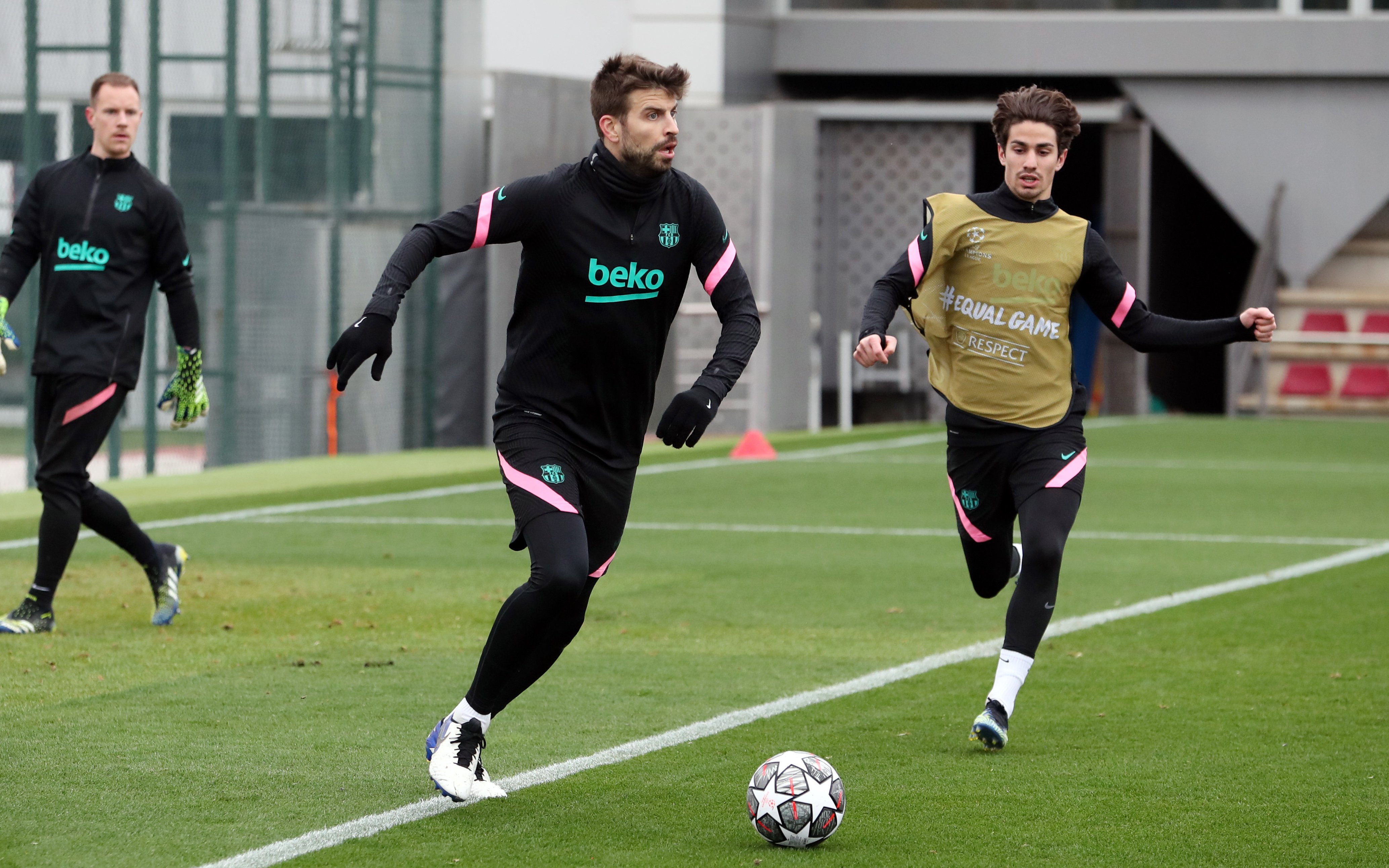 Piqué recibe el alta médica y podrá jugar en la Champions contra el PSG