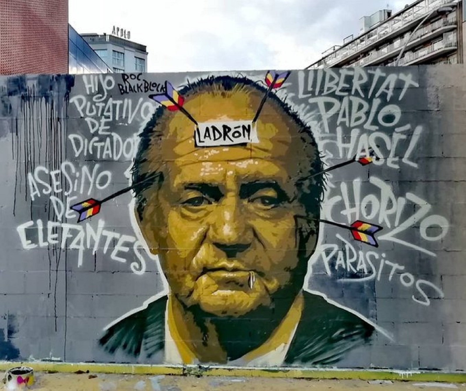 Vuelven a destrozar el mural contra el Rey y a favor de Hasél