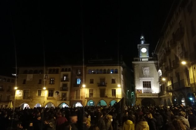 manifestacion libertad pablo hasel Vic   @CDRepublicaVic
