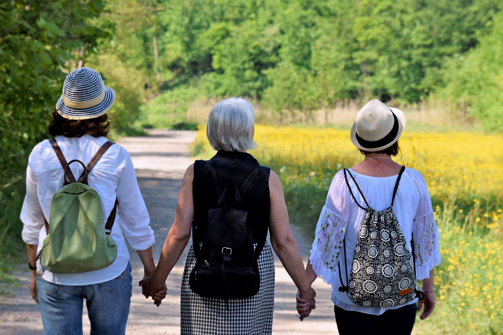 Mujeres con menopausia o que acaban de dar a luz, más vulnerables a la Covid