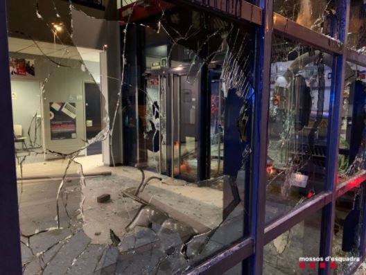 Interior blindarà les comissaries de Mossos després de l'atac a Vic